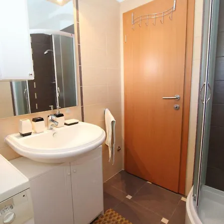 Casa Auro ميدولين